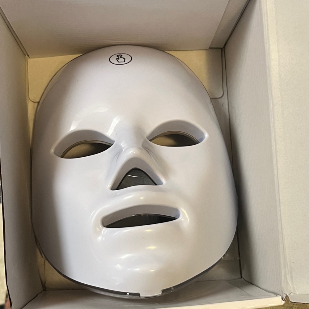 LED Therapy Facial Mask - White